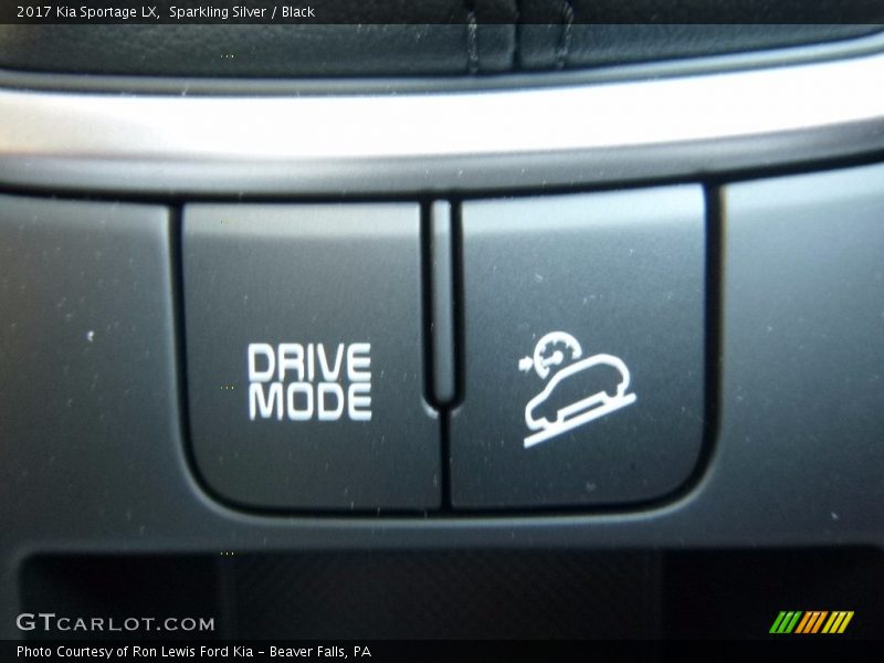 Sparkling Silver / Black 2017 Kia Sportage LX