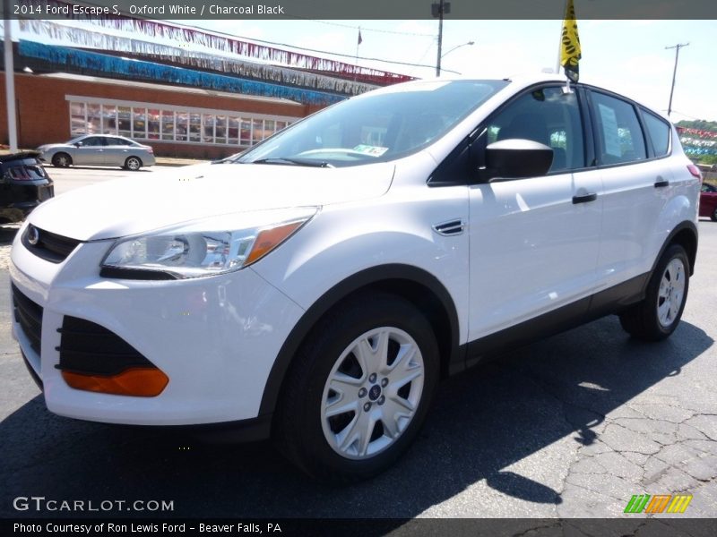 Oxford White / Charcoal Black 2014 Ford Escape S