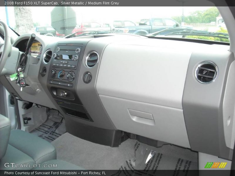 Silver Metallic / Medium Flint Grey 2008 Ford F150 XLT SuperCab