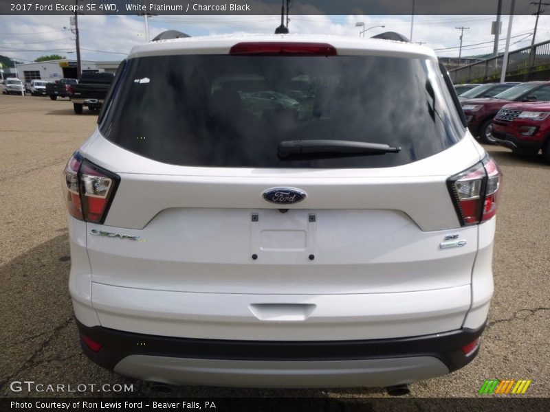 White Platinum / Charcoal Black 2017 Ford Escape SE 4WD
