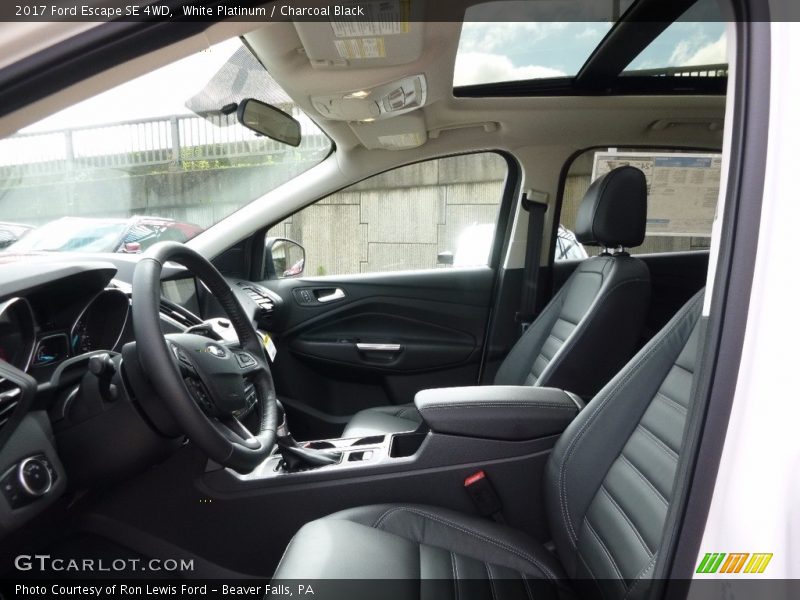 White Platinum / Charcoal Black 2017 Ford Escape SE 4WD