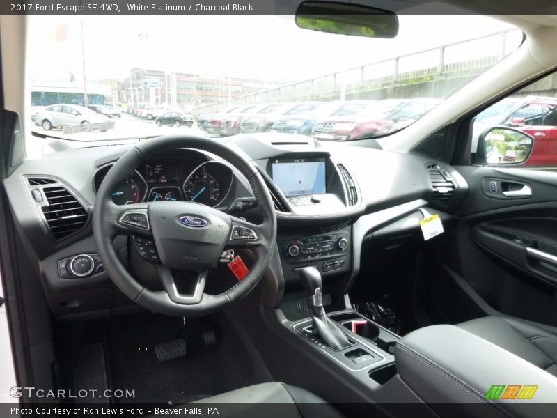 White Platinum / Charcoal Black 2017 Ford Escape SE 4WD