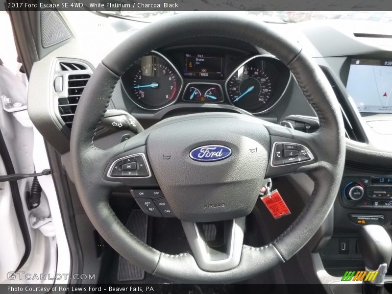 White Platinum / Charcoal Black 2017 Ford Escape SE 4WD