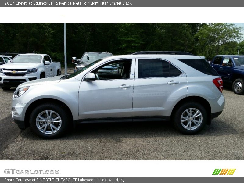 Silver Ice Metallic / Light Titanium/Jet Black 2017 Chevrolet Equinox LT