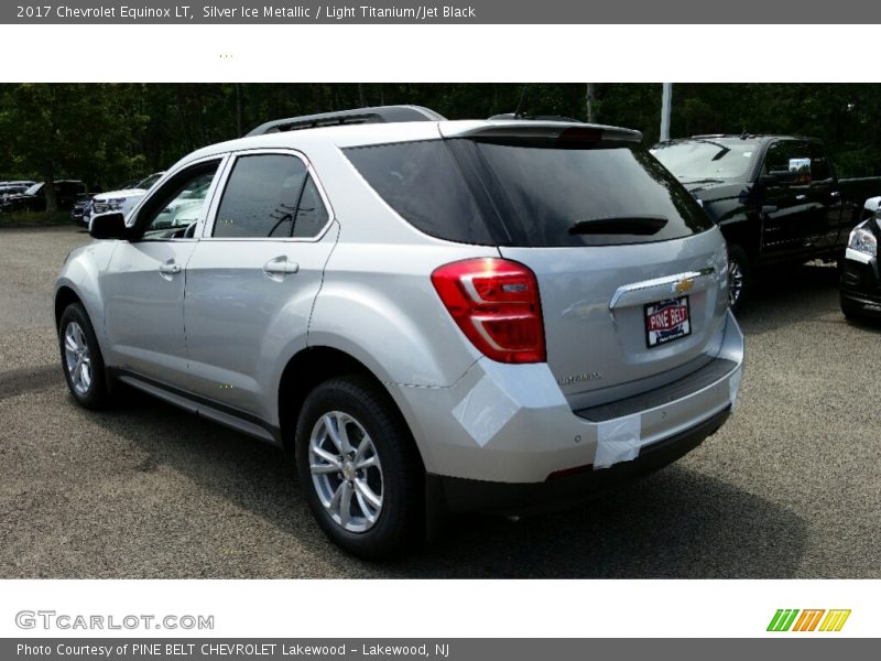 Silver Ice Metallic / Light Titanium/Jet Black 2017 Chevrolet Equinox LT