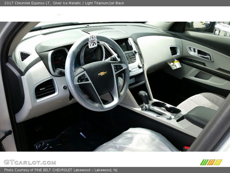 Silver Ice Metallic / Light Titanium/Jet Black 2017 Chevrolet Equinox LT