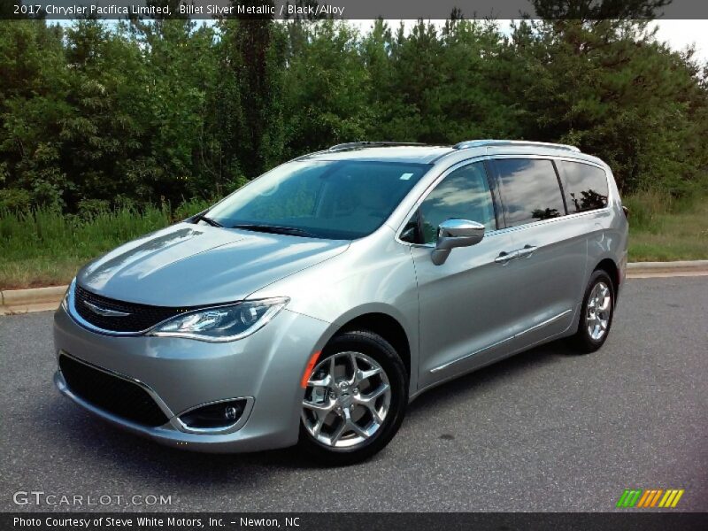 Front 3/4 View of 2017 Pacifica Limited