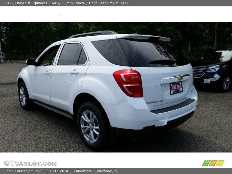 Summit White / Light Titanium/Jet Black 2017 Chevrolet Equinox LT AWD