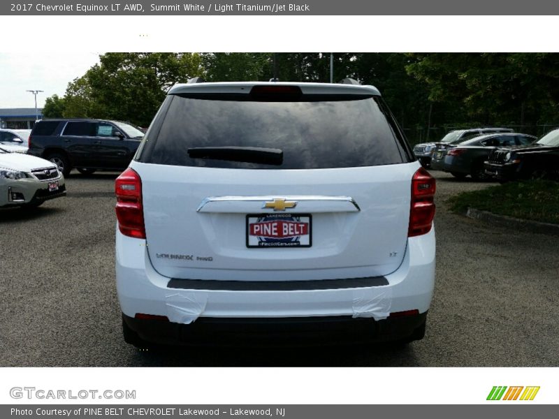 Summit White / Light Titanium/Jet Black 2017 Chevrolet Equinox LT AWD