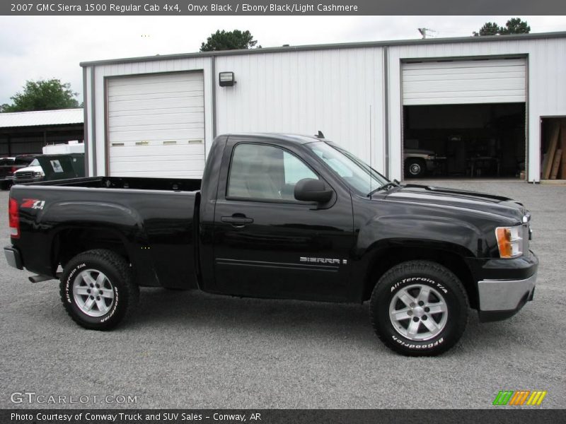 Onyx Black / Ebony Black/Light Cashmere 2007 GMC Sierra 1500 Regular Cab 4x4