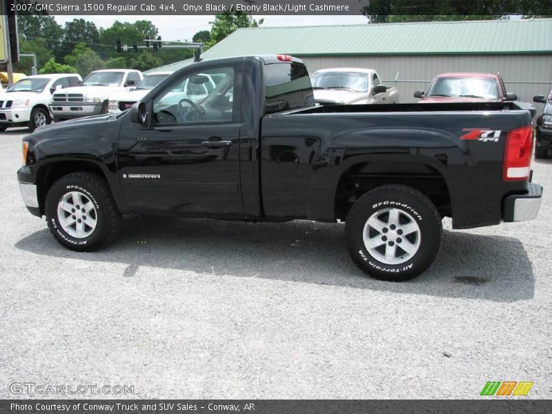 Onyx Black / Ebony Black/Light Cashmere 2007 GMC Sierra 1500 Regular Cab 4x4