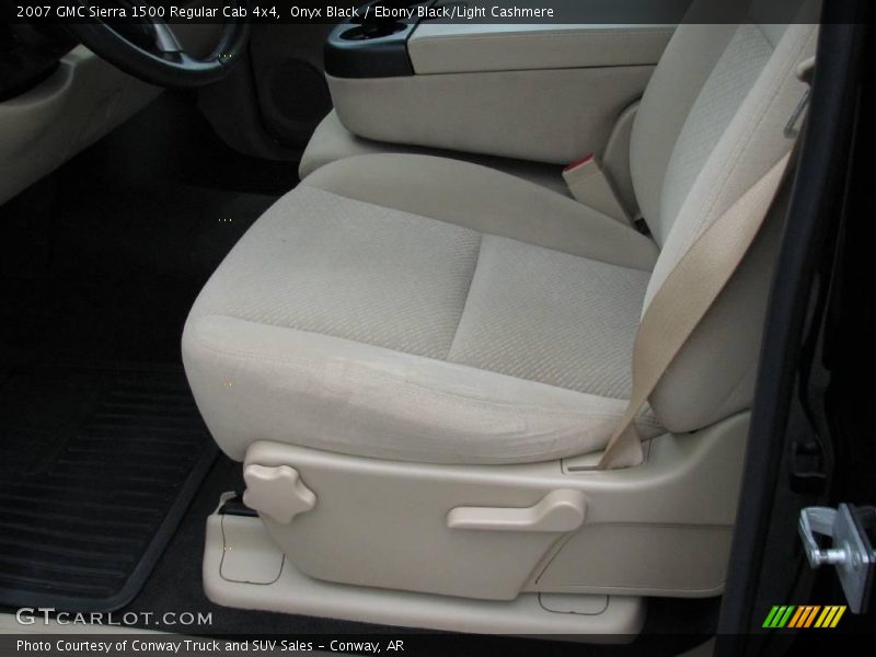 Onyx Black / Ebony Black/Light Cashmere 2007 GMC Sierra 1500 Regular Cab 4x4