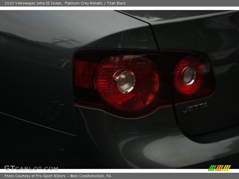 Platinum Grey Metallic / Titan Black 2010 Volkswagen Jetta SE Sedan