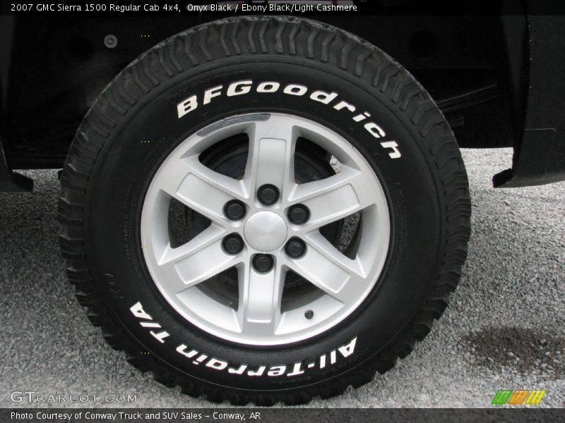 Onyx Black / Ebony Black/Light Cashmere 2007 GMC Sierra 1500 Regular Cab 4x4