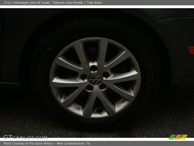 Platinum Grey Metallic / Titan Black 2010 Volkswagen Jetta SE Sedan