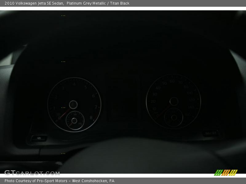 Platinum Grey Metallic / Titan Black 2010 Volkswagen Jetta SE Sedan