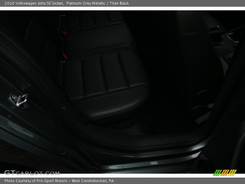 Platinum Grey Metallic / Titan Black 2010 Volkswagen Jetta SE Sedan