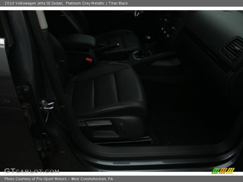 Platinum Grey Metallic / Titan Black 2010 Volkswagen Jetta SE Sedan