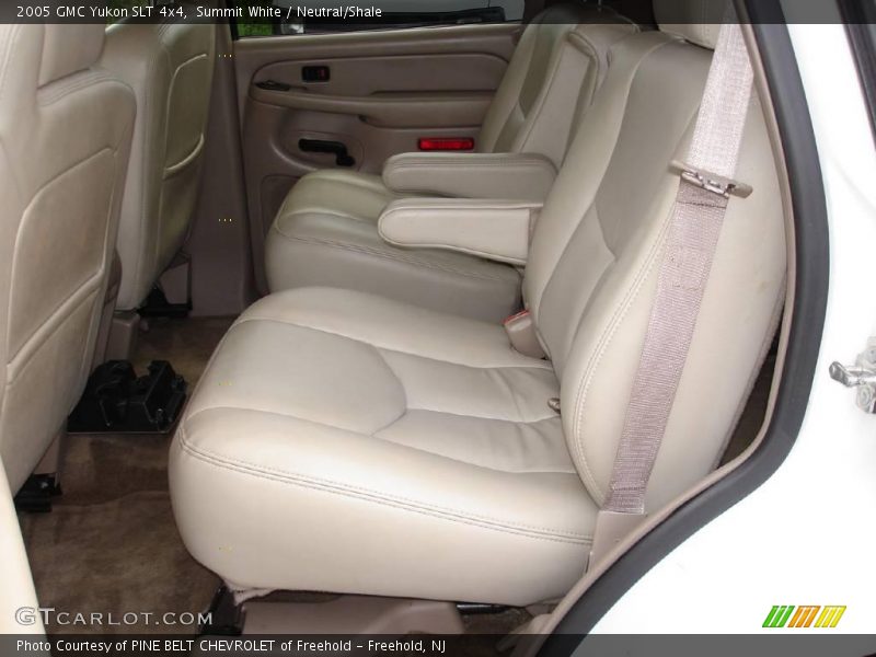 Summit White / Neutral/Shale 2005 GMC Yukon SLT 4x4