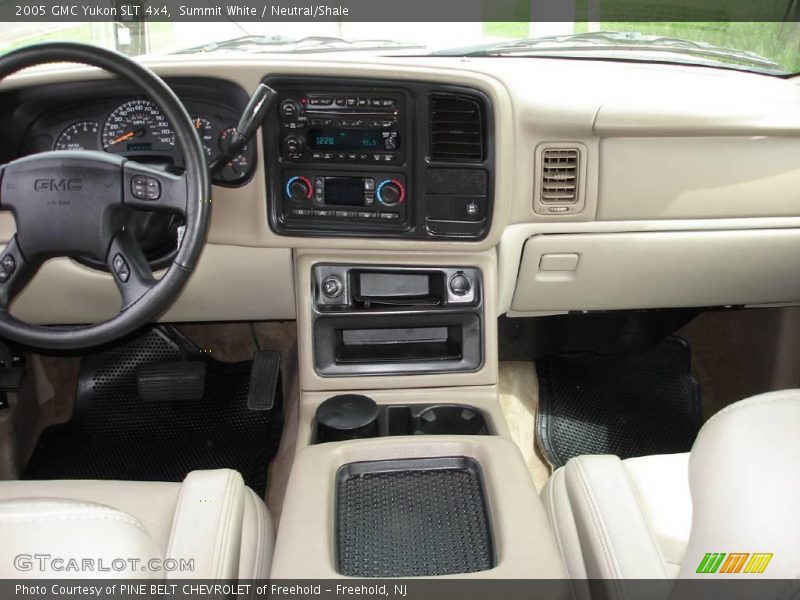 Summit White / Neutral/Shale 2005 GMC Yukon SLT 4x4