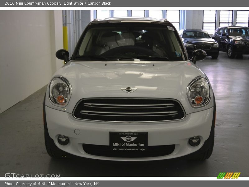 Light White / Carbon Black 2016 Mini Countryman Cooper