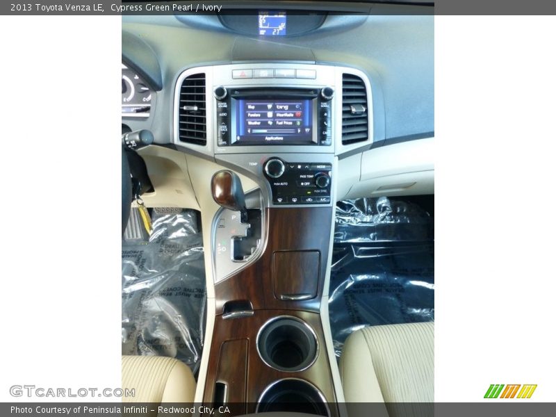 Cypress Green Pearl / Ivory 2013 Toyota Venza LE