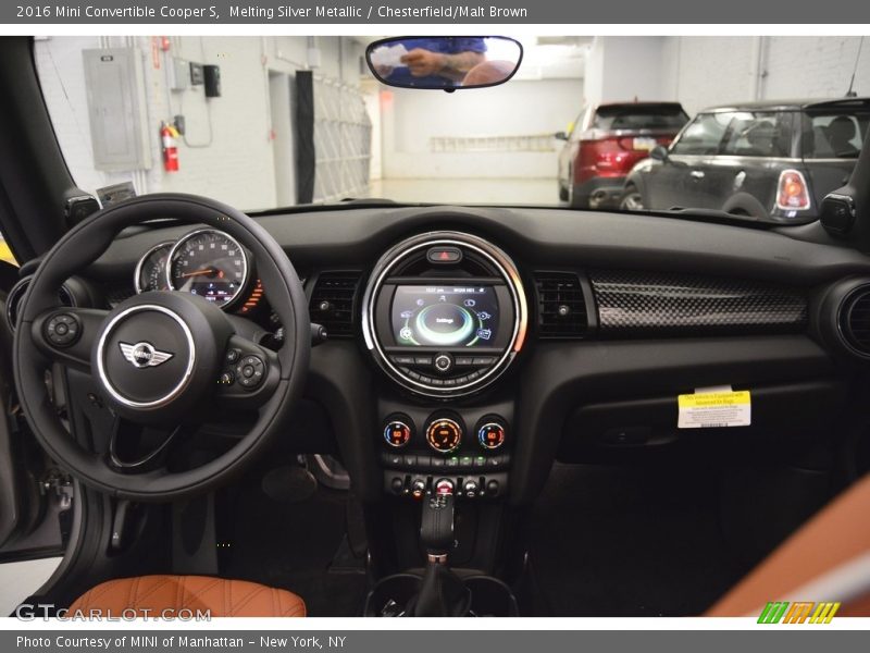 Dashboard of 2016 Convertible Cooper S