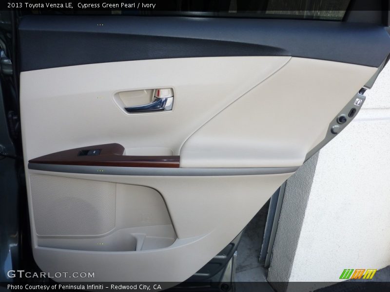 Cypress Green Pearl / Ivory 2013 Toyota Venza LE