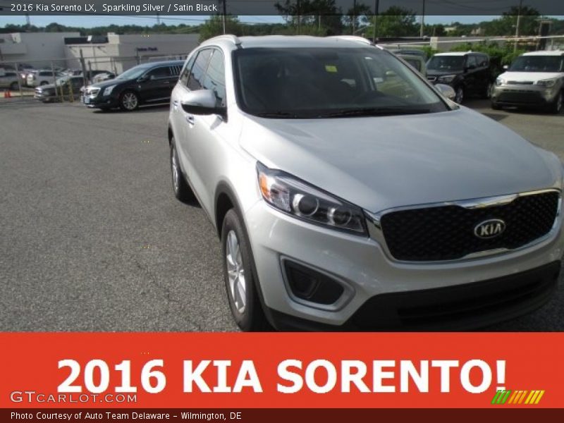 Sparkling Silver / Satin Black 2016 Kia Sorento LX
