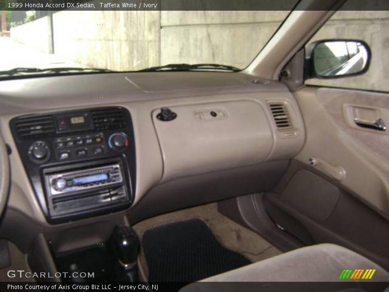 Taffeta White / Ivory 1999 Honda Accord DX Sedan