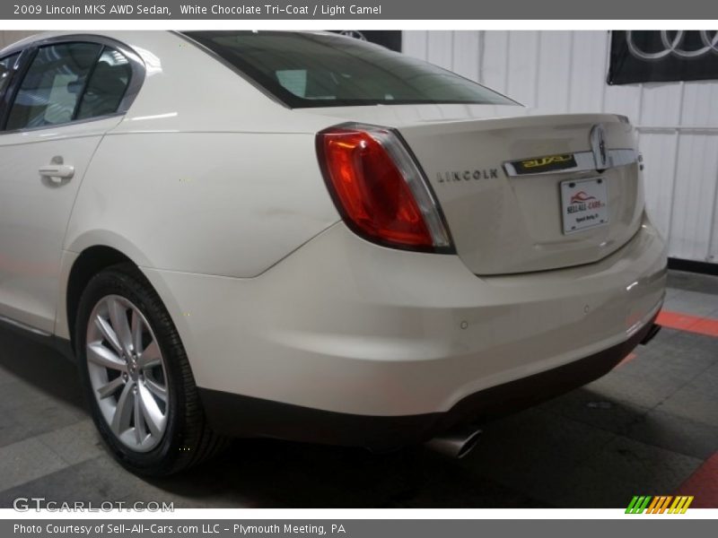 White Chocolate Tri-Coat / Light Camel 2009 Lincoln MKS AWD Sedan