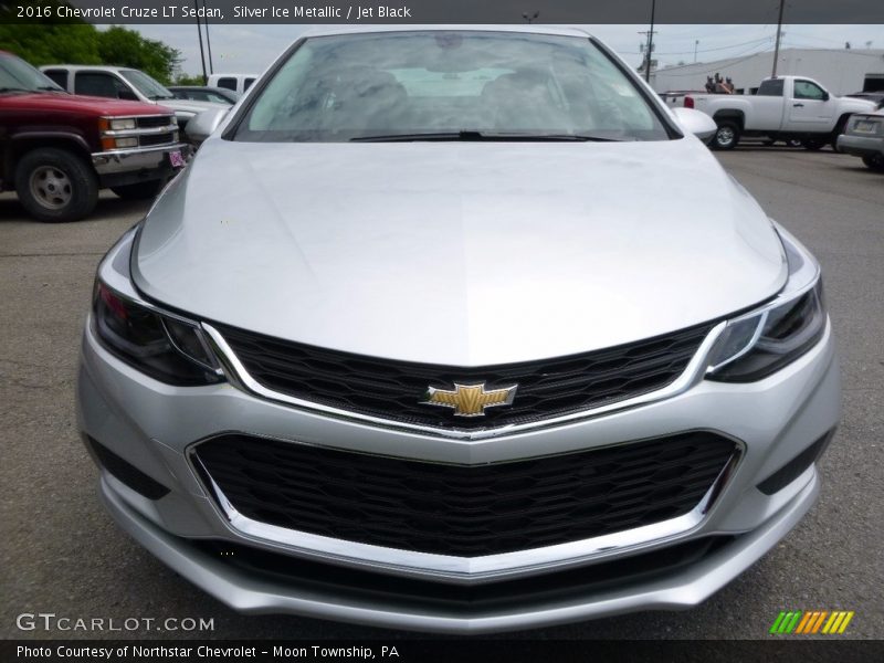 Silver Ice Metallic / Jet Black 2016 Chevrolet Cruze LT Sedan