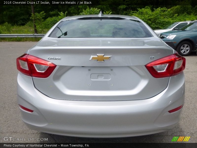 Silver Ice Metallic / Jet Black 2016 Chevrolet Cruze LT Sedan