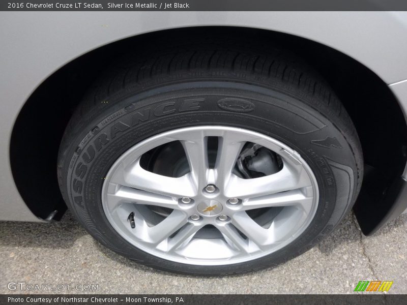 Silver Ice Metallic / Jet Black 2016 Chevrolet Cruze LT Sedan