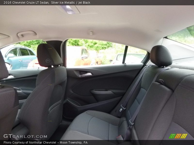 Silver Ice Metallic / Jet Black 2016 Chevrolet Cruze LT Sedan