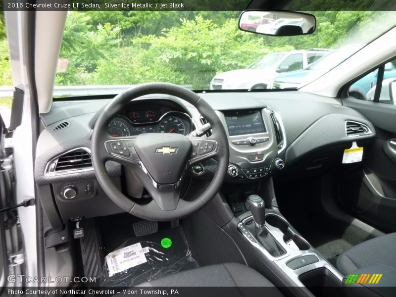 Silver Ice Metallic / Jet Black 2016 Chevrolet Cruze LT Sedan