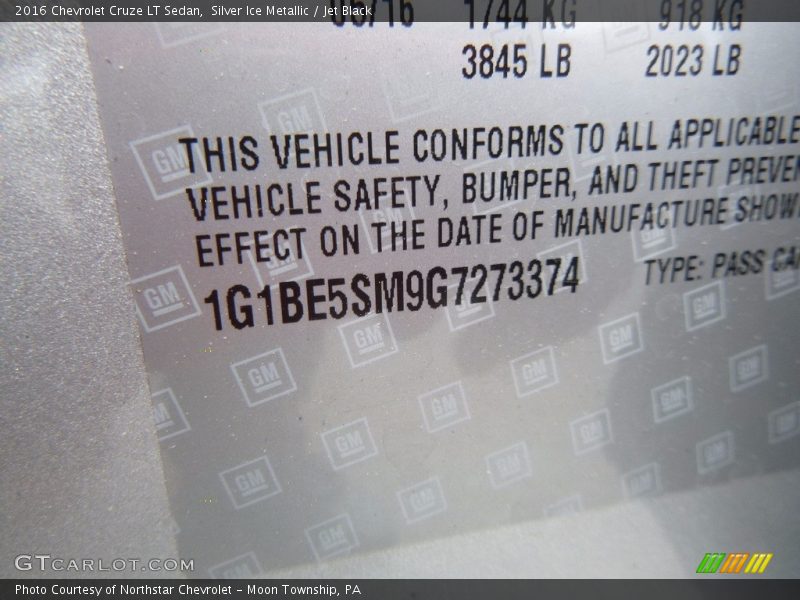 Silver Ice Metallic / Jet Black 2016 Chevrolet Cruze LT Sedan