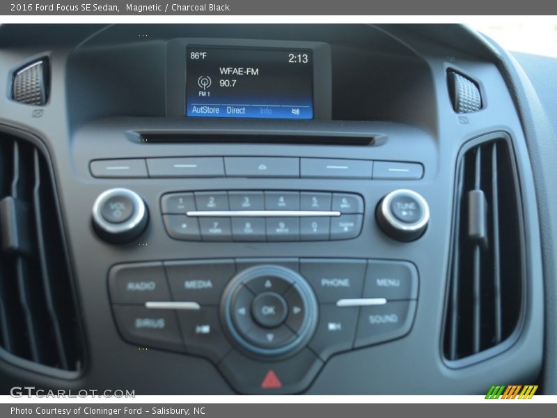 Magnetic / Charcoal Black 2016 Ford Focus SE Sedan