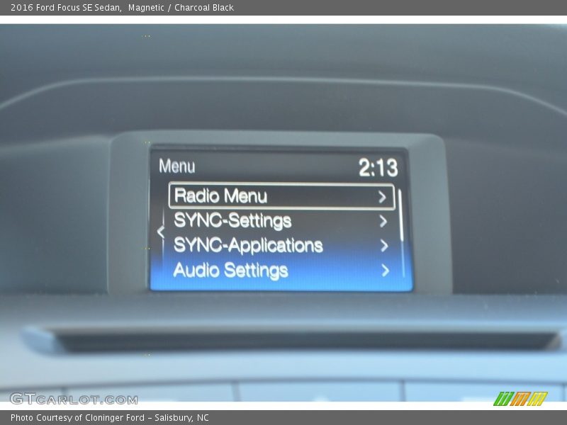 Magnetic / Charcoal Black 2016 Ford Focus SE Sedan