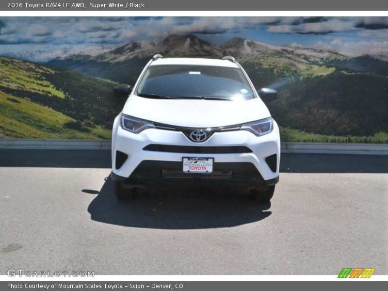 Super White / Black 2016 Toyota RAV4 LE AWD