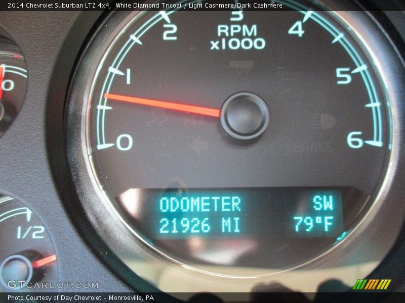 White Diamond Tricoat / Light Cashmere/Dark Cashmere 2014 Chevrolet Suburban LTZ 4x4