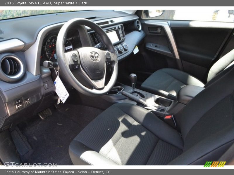 Super White / Black 2016 Toyota RAV4 LE AWD