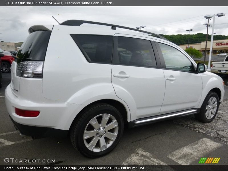 Diamond White Pearl / Black 2011 Mitsubishi Outlander SE AWD