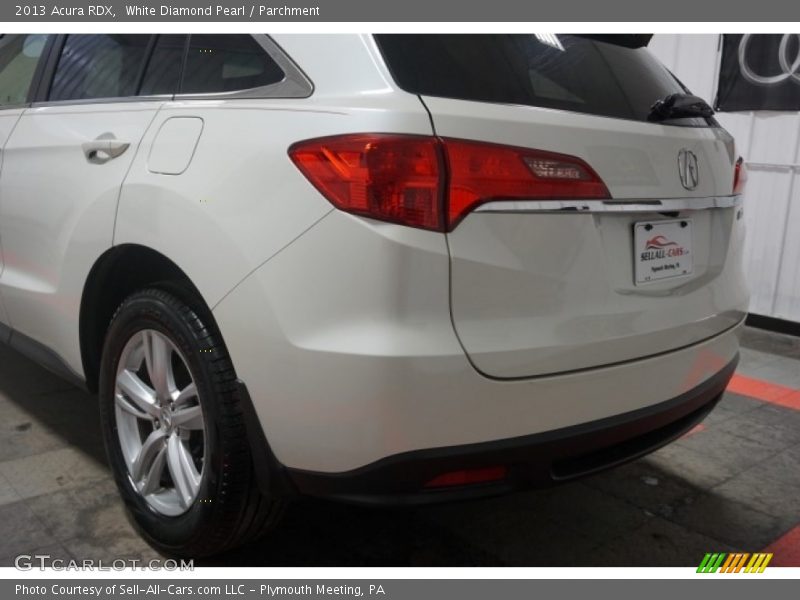 White Diamond Pearl / Parchment 2013 Acura RDX