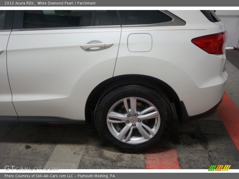 White Diamond Pearl / Parchment 2013 Acura RDX