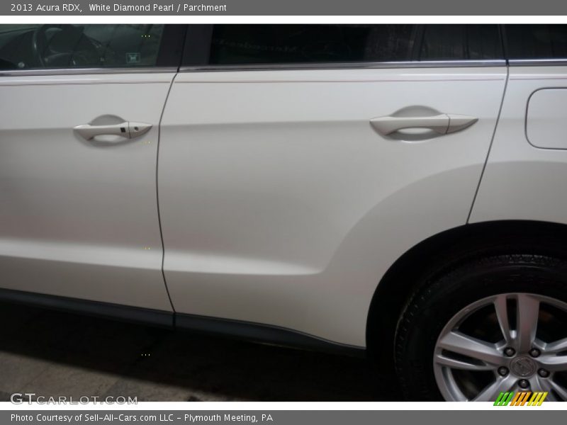 White Diamond Pearl / Parchment 2013 Acura RDX
