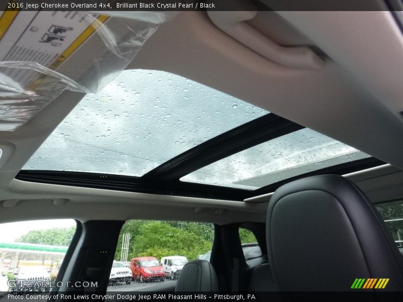 Brilliant Black Crystal Pearl / Black 2016 Jeep Cherokee Overland 4x4