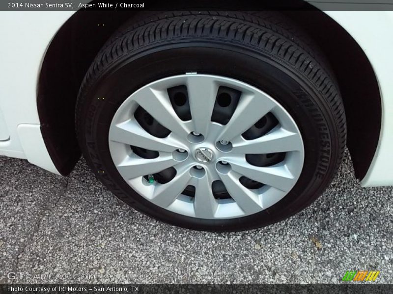 Aspen White / Charcoal 2014 Nissan Sentra SV