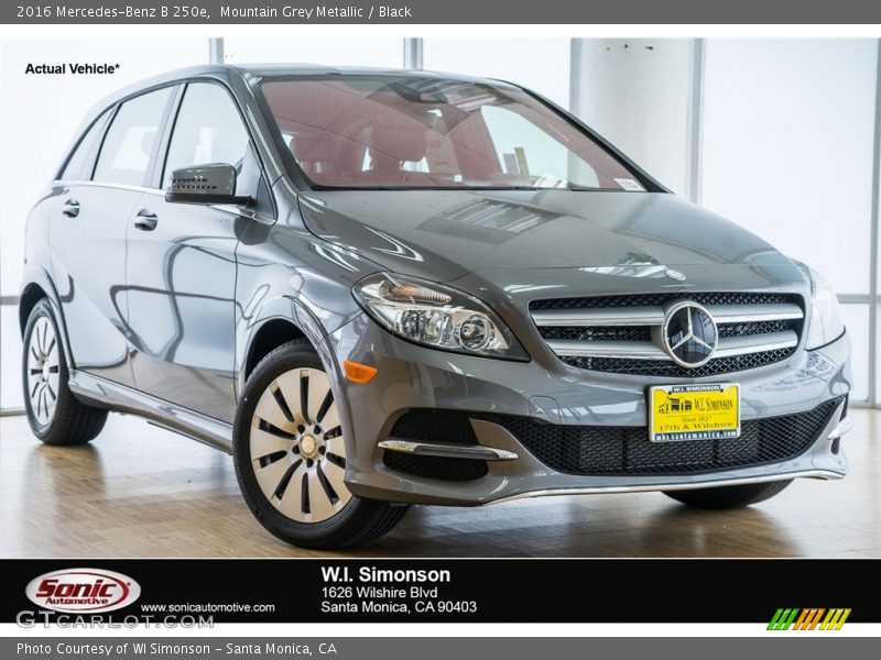 Mountain Grey Metallic / Black 2016 Mercedes-Benz B 250e