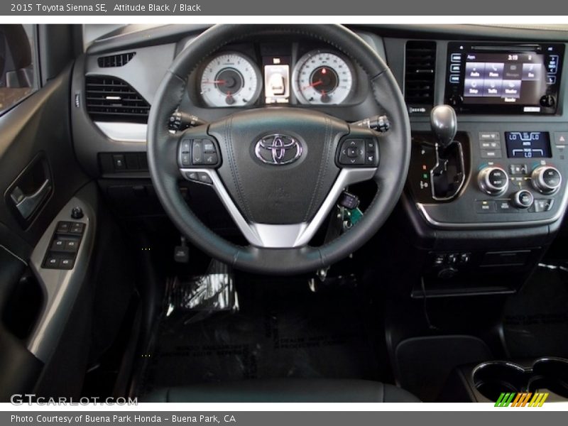 Attitude Black / Black 2015 Toyota Sienna SE